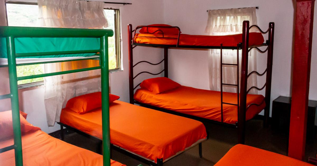 Shalom, habitaciones múltiples, sencillas y VIP. cerca a Neira