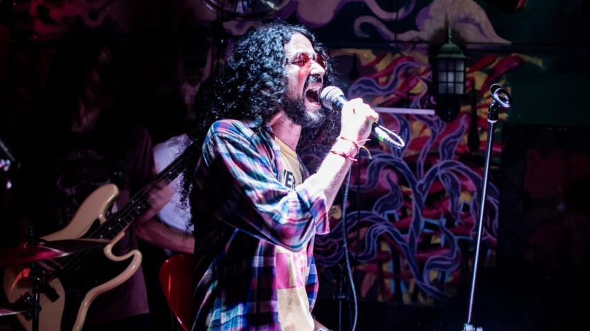 Sergio Hernández, el fresas cantando en manizales